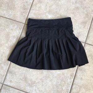 Chic Black Pleated Mini Skirt
